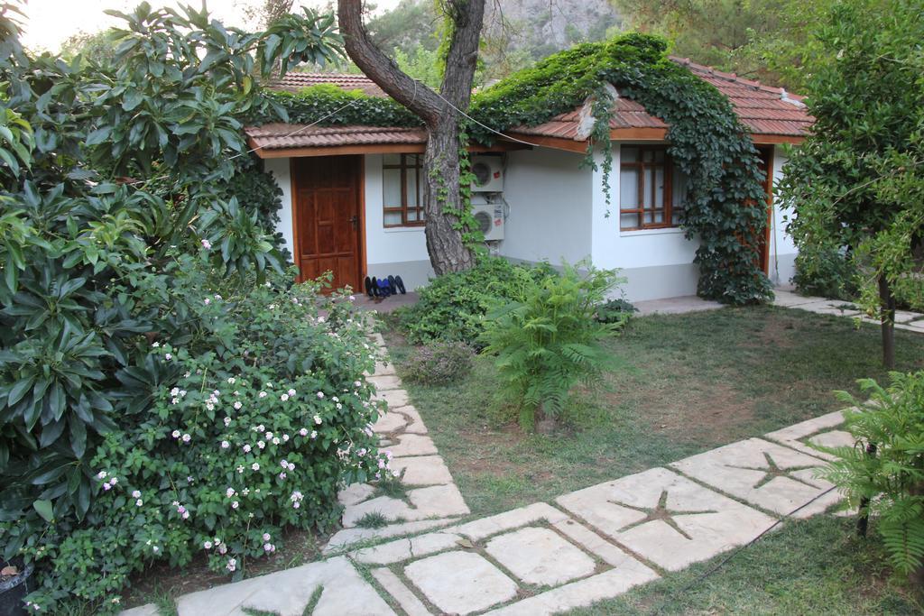 Arya Holiday Houses Cirali Bagian luar foto